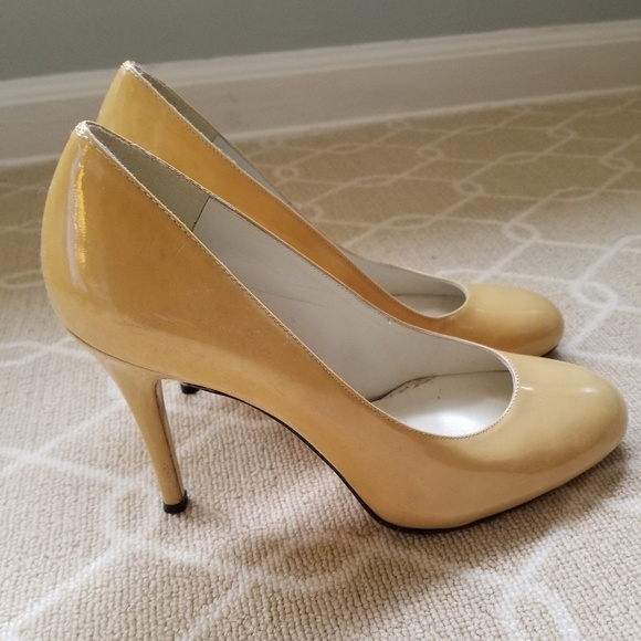 High heels - Picture 2 of 2